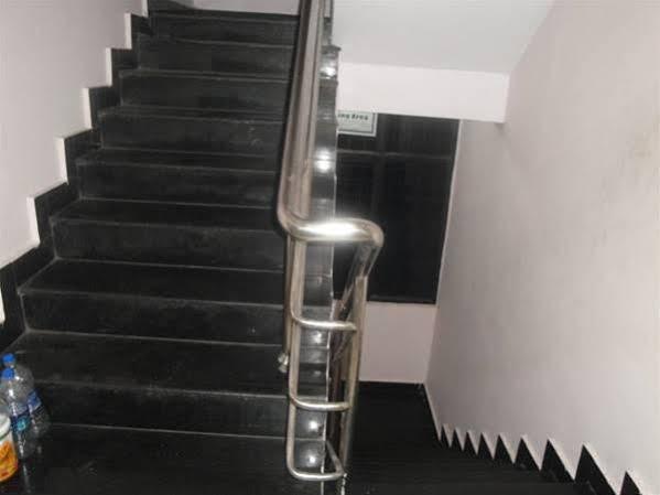 Oyo Hotel Lakshmi Paradise Visakhapatnam Buitenkant foto