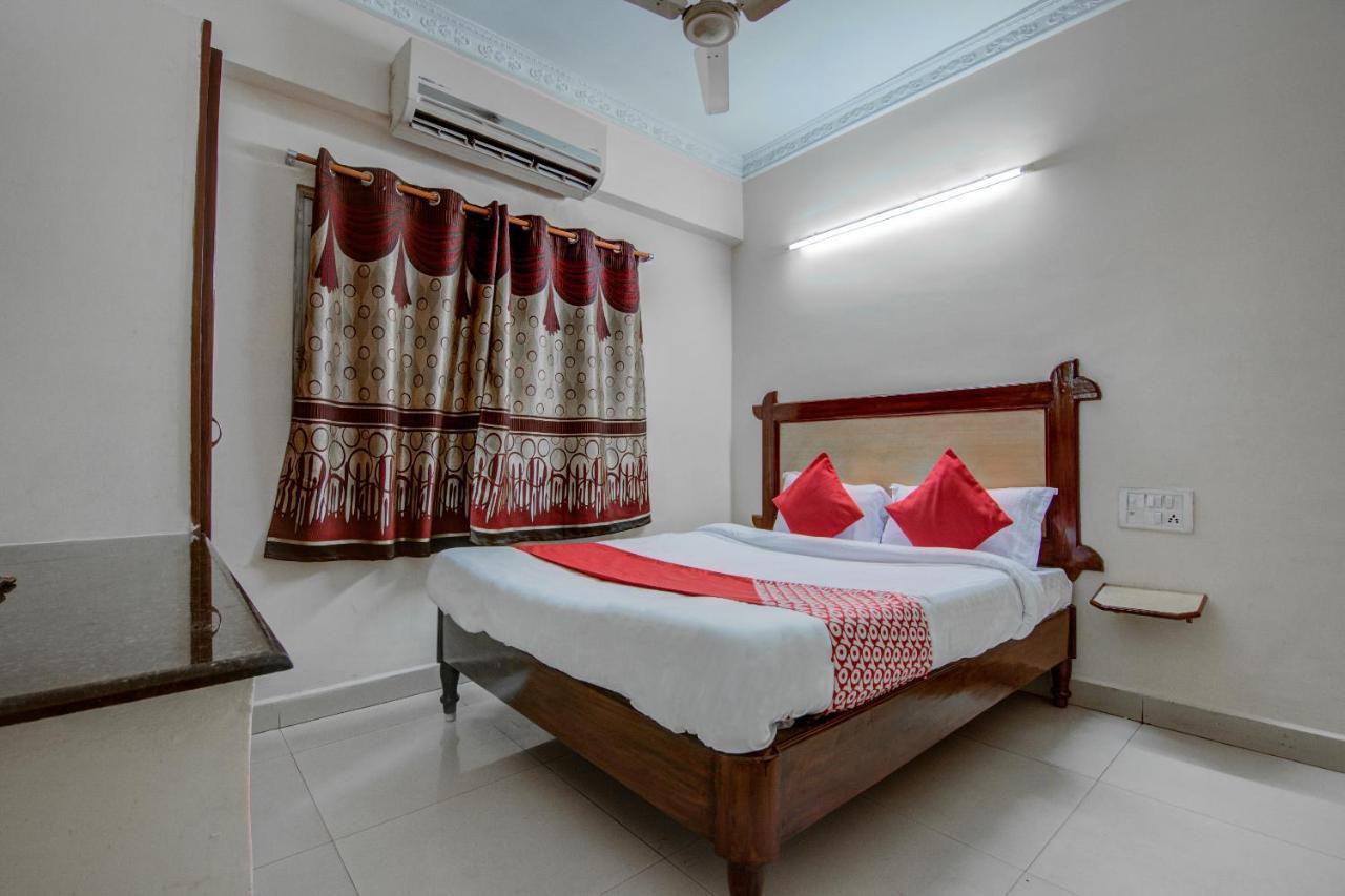 Oyo Hotel Lakshmi Paradise Visakhapatnam Buitenkant foto