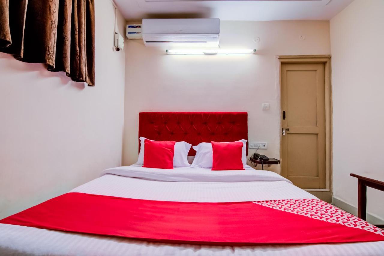 Oyo Hotel Lakshmi Paradise Visakhapatnam Buitenkant foto