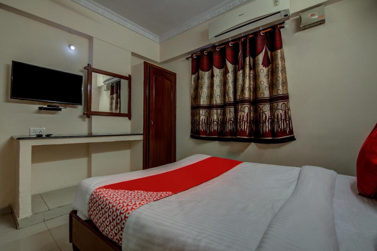 Oyo Hotel Lakshmi Paradise Visakhapatnam Buitenkant foto