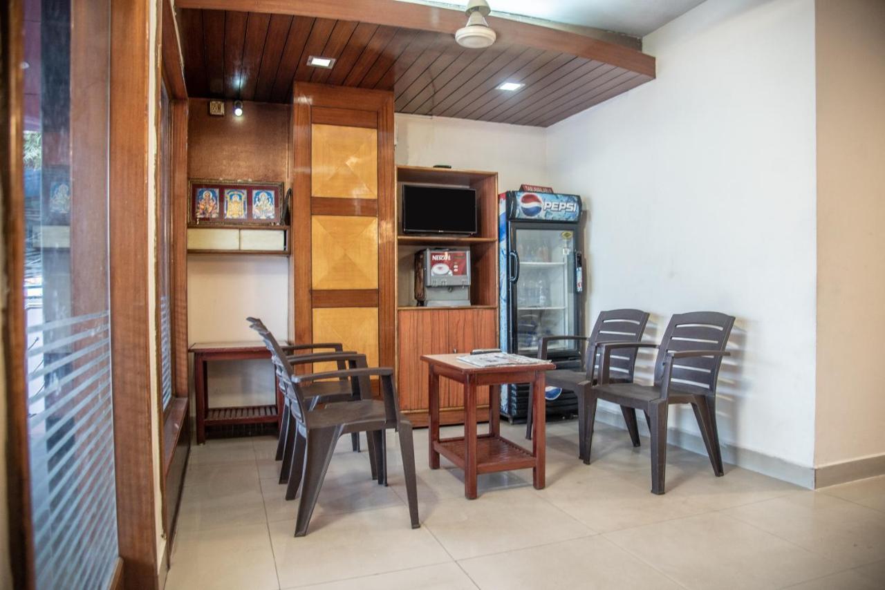 Oyo Hotel Lakshmi Paradise Visakhapatnam Buitenkant foto