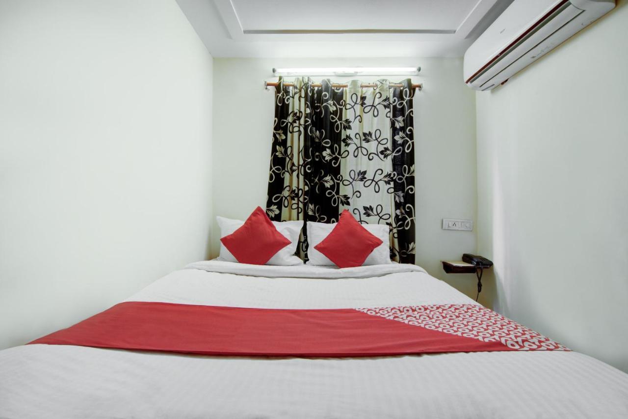 Oyo Hotel Lakshmi Paradise Visakhapatnam Buitenkant foto