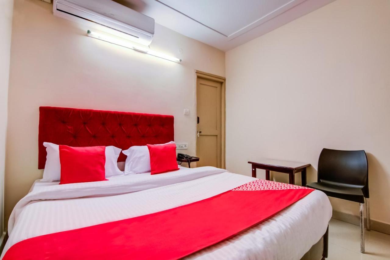 Oyo Hotel Lakshmi Paradise Visakhapatnam Buitenkant foto