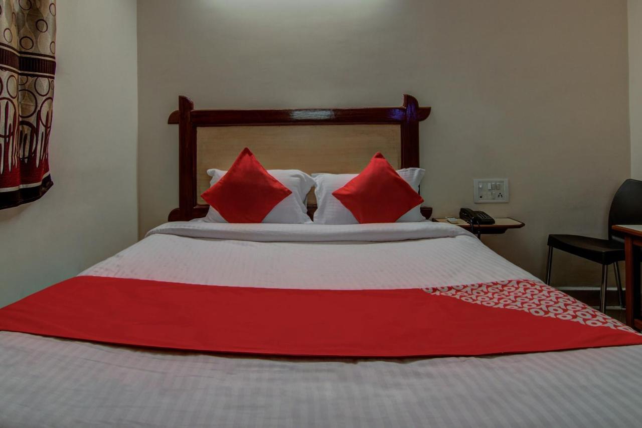 Oyo Hotel Lakshmi Paradise Visakhapatnam Buitenkant foto